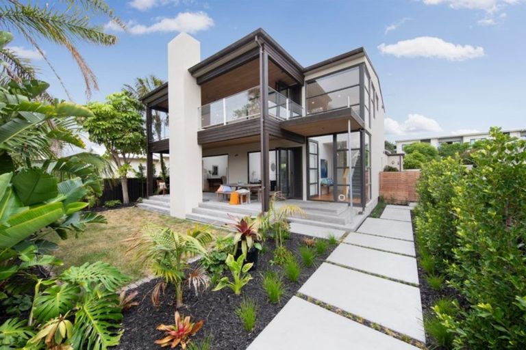 Photo of property in 46 St Michaels Avenue, Point Chevalier, Auckland, 1022