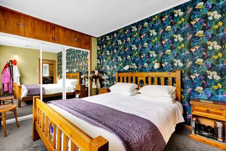 Photo of property in 1 High Road, Hawera, 4610