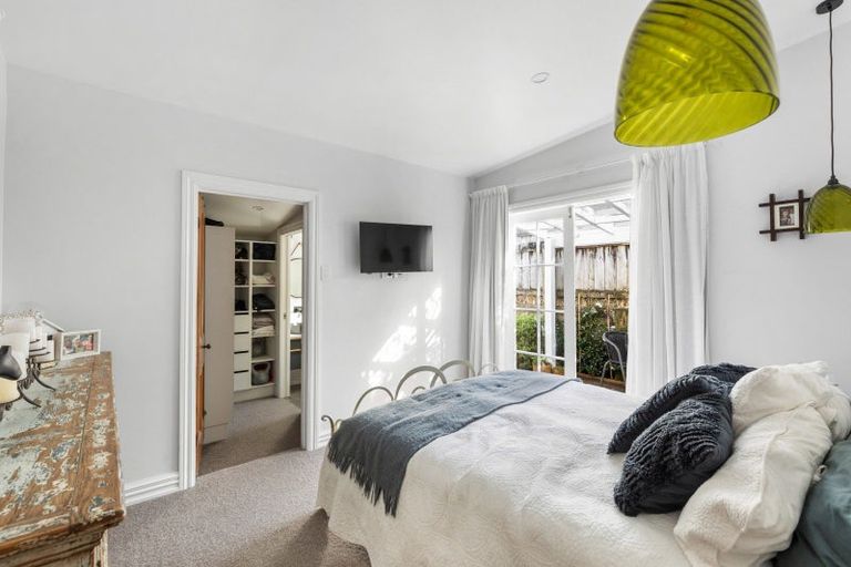 Photo of property in 36 Belt Road, Moturoa, New Plymouth, 4310