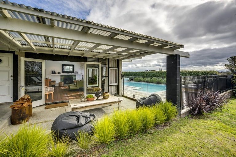 Photo of property in 72 Reynolds Road, Havelock North, 4130