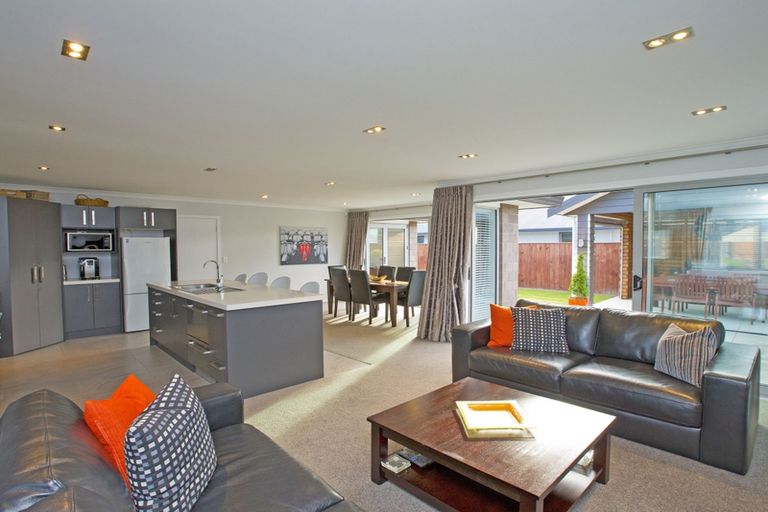 Photo of property in 105 Cashmere Drive, Fitzherbert, Palmerston North, 4410