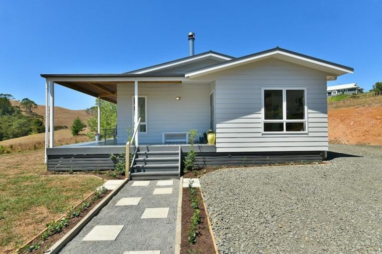 Photo of property in 33 Cory Road, Kaukapakapa, 0873