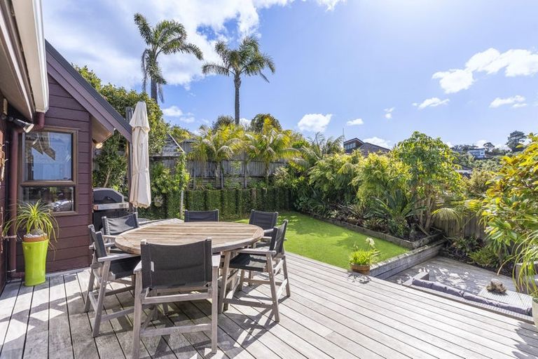 Photo of property in 16 Bellbird Rise, Murrays Bay, Auckland, 0630