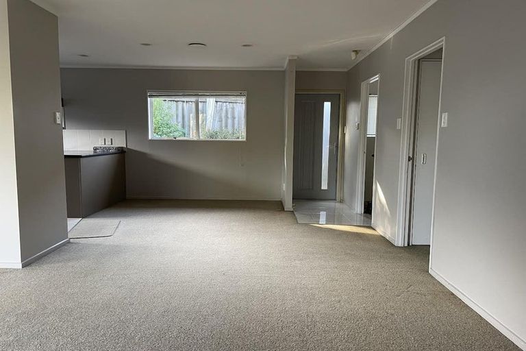 Photo of property in 1/6 Phillip Parade, Forrest Hill, Auckland, 0620