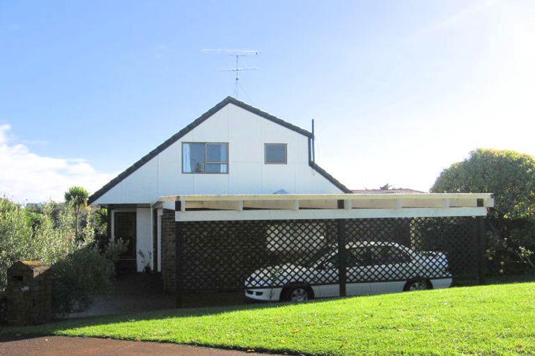 Photo of property in 1/28 Rapallo Place, Farm Cove, Auckland, 2012