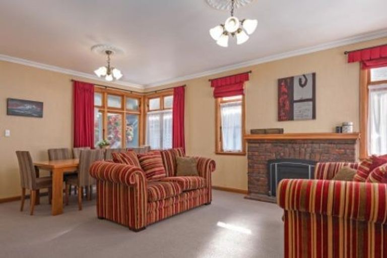 Photo of property in 10 Jensen Street, Hokowhitu, Palmerston North, 4410