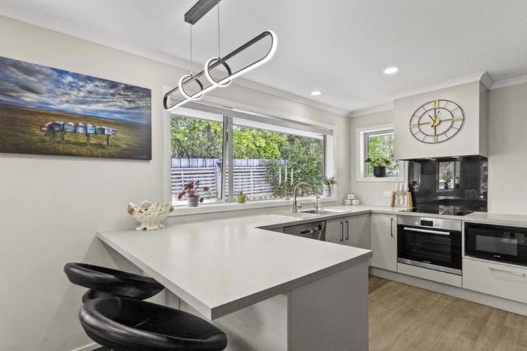 Photo of property in 118 Milton Terrace, Picton, 7220