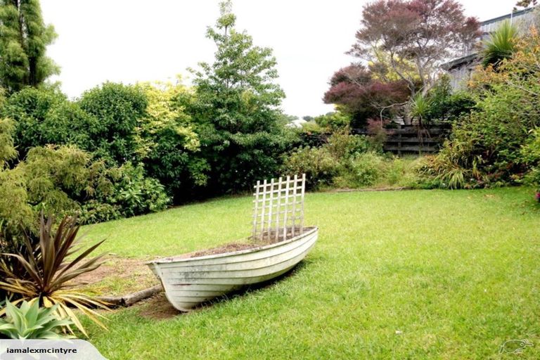 Photo of property in 60 D'oyly Drive, Stanmore Bay, Whangaparaoa, 0932