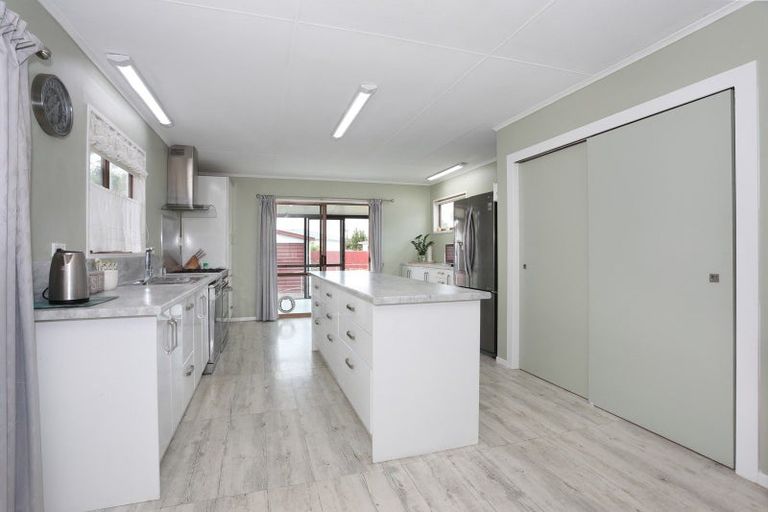 Photo of property in 35 Churchill Avenue, Feilding, 4702