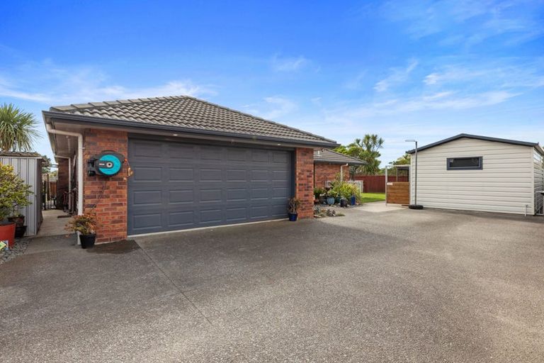 Photo of property in 24 Carrington Drive, Papamoa Beach, Papamoa, 3118