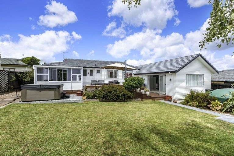 Photo of property in 80 Weatherly Road, Torbay, Auckland, 0630