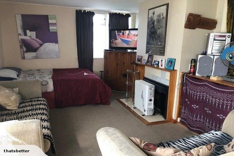 Photo of property in 9 Temuera Street, Otaki, 5512