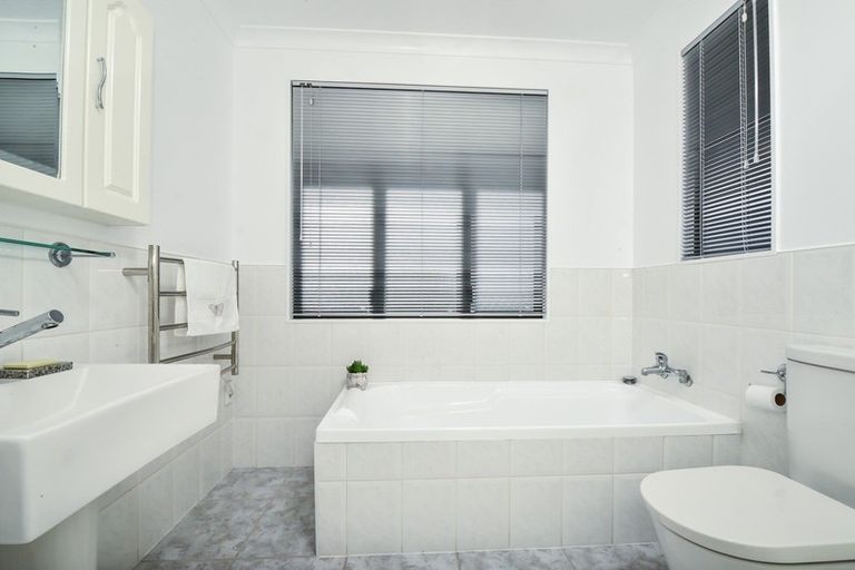 Photo of property in 41 Nielsen Gardens, Rototuna, Hamilton, 3210