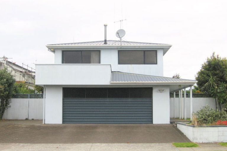 Photo of property in 4 Hart Street, Mount Maunganui, 3116
