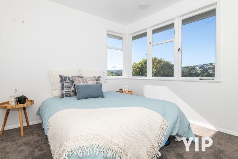 Photo of property in 106 Ruskin Road, Newlands, Wellington, 6037