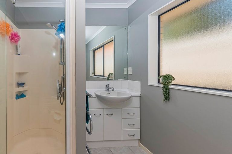 Photo of property in 12 Reybert Place, Massey, Auckland, 0614