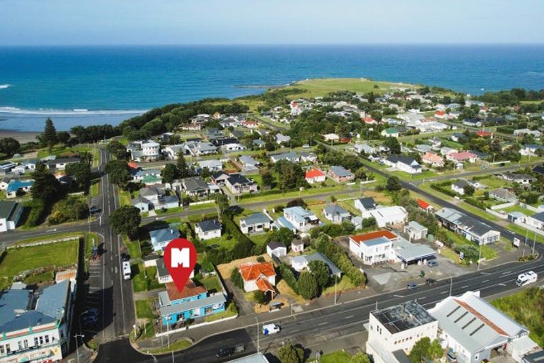 Photo of property in 102 Tasman Street, Opunake, 4616