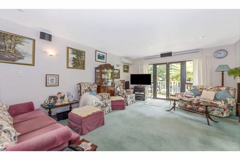 Photo of property in 3/12 Herons Way, Northcote, Auckland, 0627