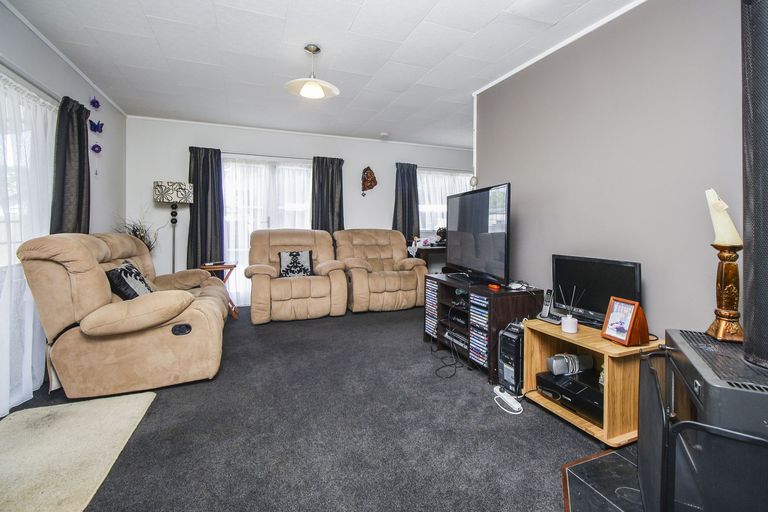 Photo of property in 309a Royal Road, Massey, Auckland, 0614
