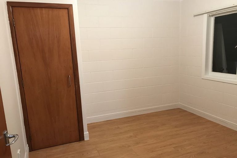 Photo of property in 10 Kereru Street, Henderson, Auckland, 0612