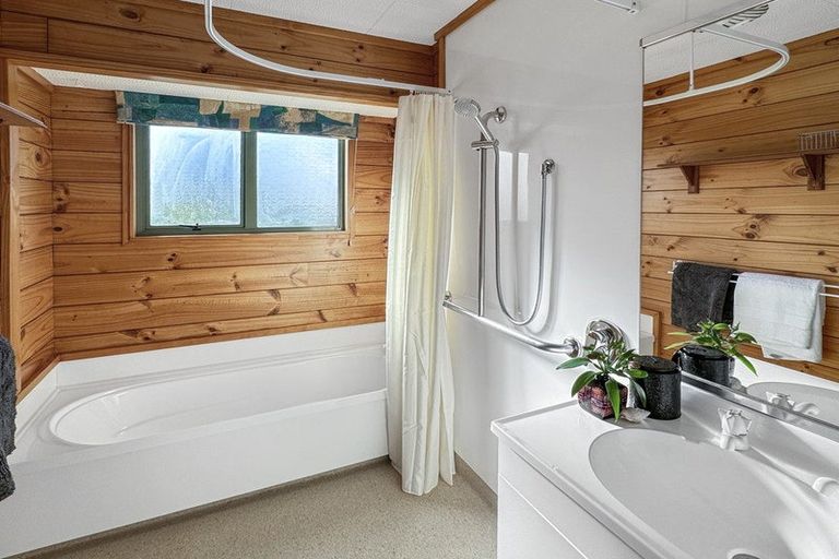 Photo of property in 2/279 Pohutukawa Avenue, Ohope, 3121