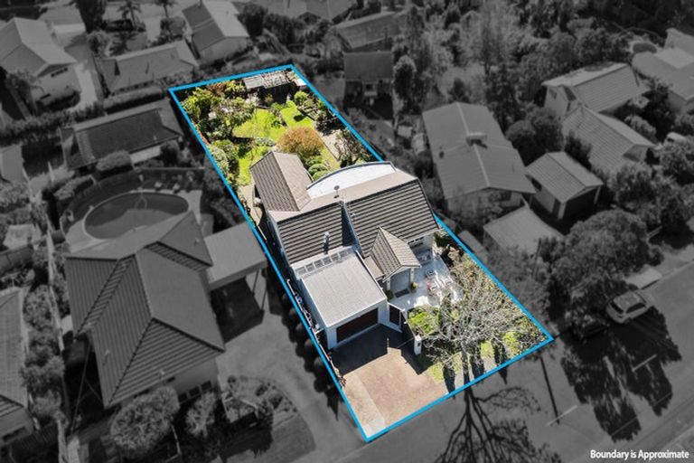 Photo of property in 150 Bleakhouse Road, Mellons Bay, Auckland, 2014