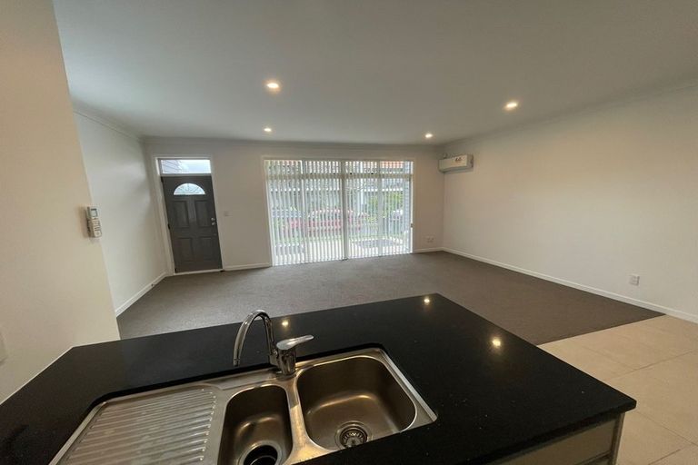 Photo of property in 1/44 Carlos Drive, Flat Bush, Auckland, 2016