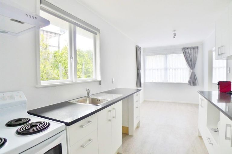 Photo of property in 63 Rehia Road, Massey, Auckland, 0614