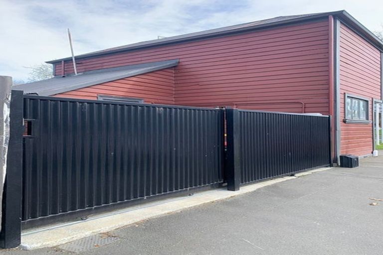 Photo of property in 40 Cranmer Square, Christchurch Central, Christchurch, 8013