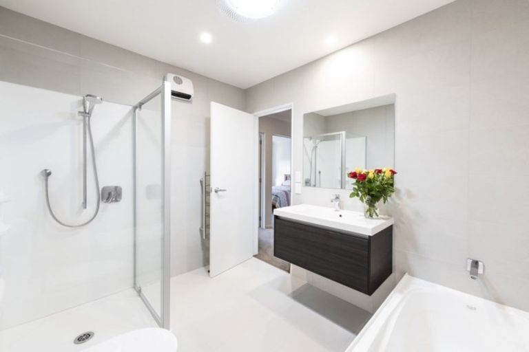 Photo of property in 45 Eugenia Rise, Totara Heights, Auckland, 2105