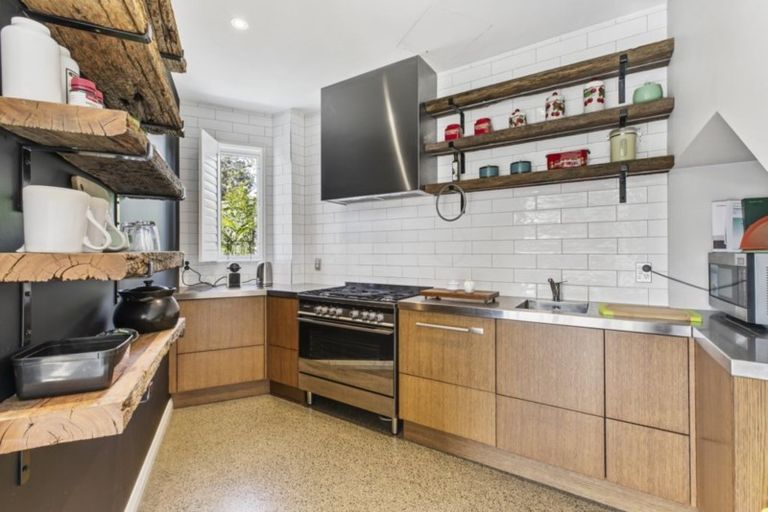 Photo of property in 1g Eversleigh Road, Belmont, Auckland, 0622