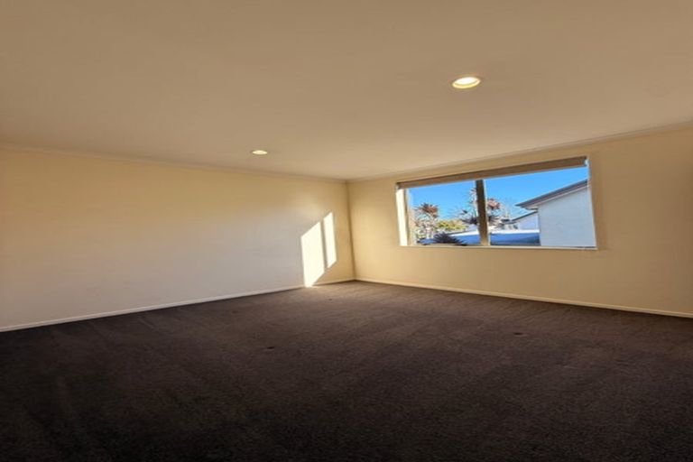 Photo of property in 8 Reins Road, Takanini, 2112