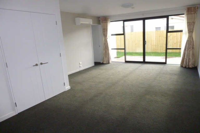 Photo of property in 2/40 Brockworth Place, Riccarton, Christchurch, 8011