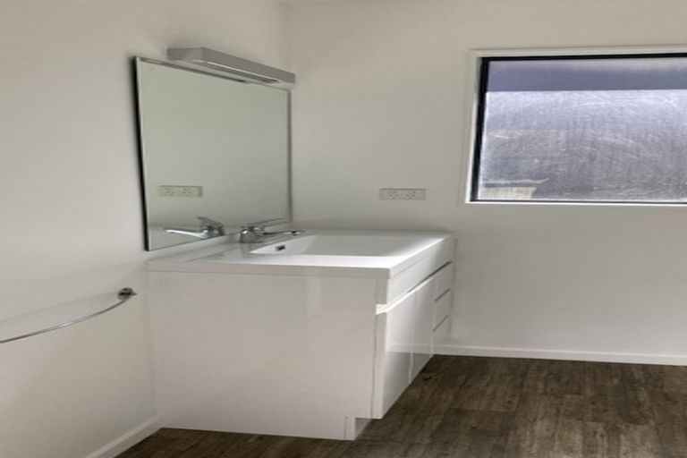 Photo of property in 30 Redwood Drive, Massey, Auckland, 0614