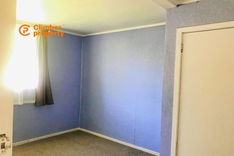 Photo of property in 2/9 Adriatic Avenue, Henderson, Auckland, 0612