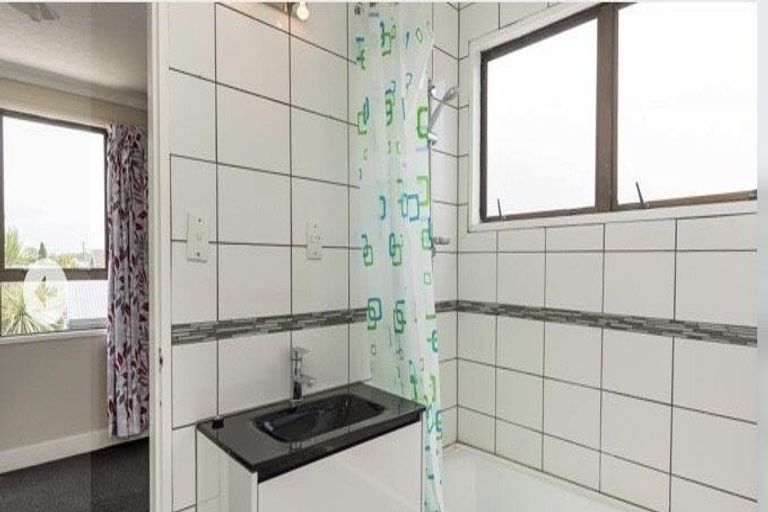 Photo of property in 2/29 Meon Street, Aranui, Christchurch, 8061