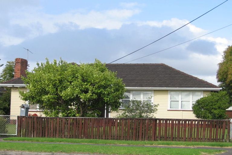 Photo of property in 54 Matipo Road, Te Atatu Peninsula, Auckland, 0610