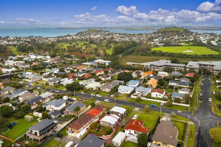 Photo of property in 2/14 Aramoana Avenue, Devonport, Auckland, 0624