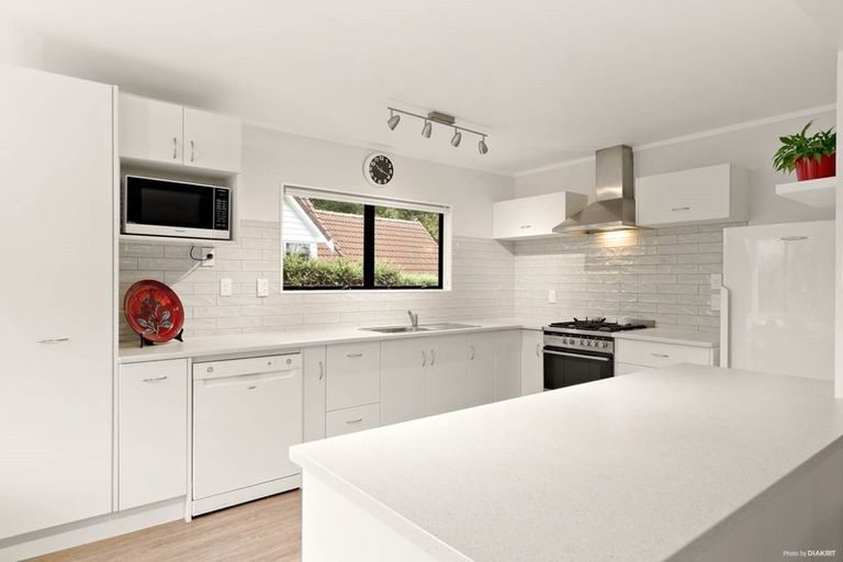 Photo of property in 10a Birman Close, Half Moon Bay, Auckland, 2012