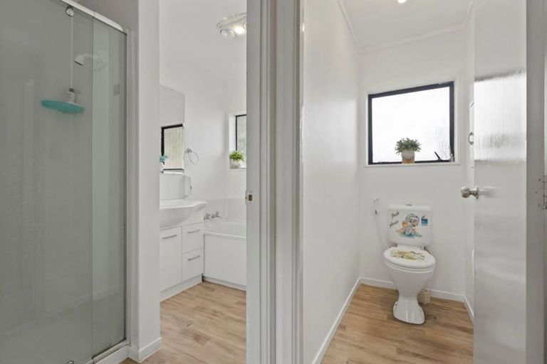 Photo of property in 2/30 Kindergarten Drive, Conifer Grove, Takanini, 2112