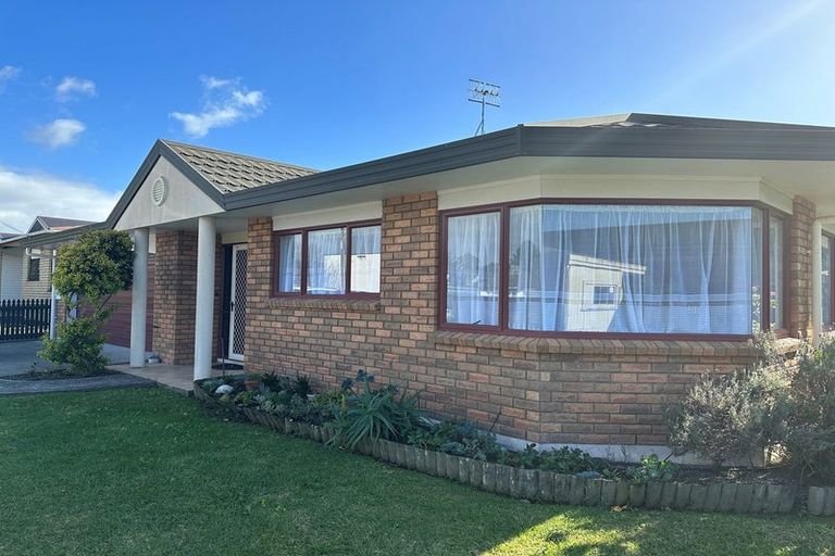 Photo of property in 2 Second Avenue, Avenues, Whangarei, 0110