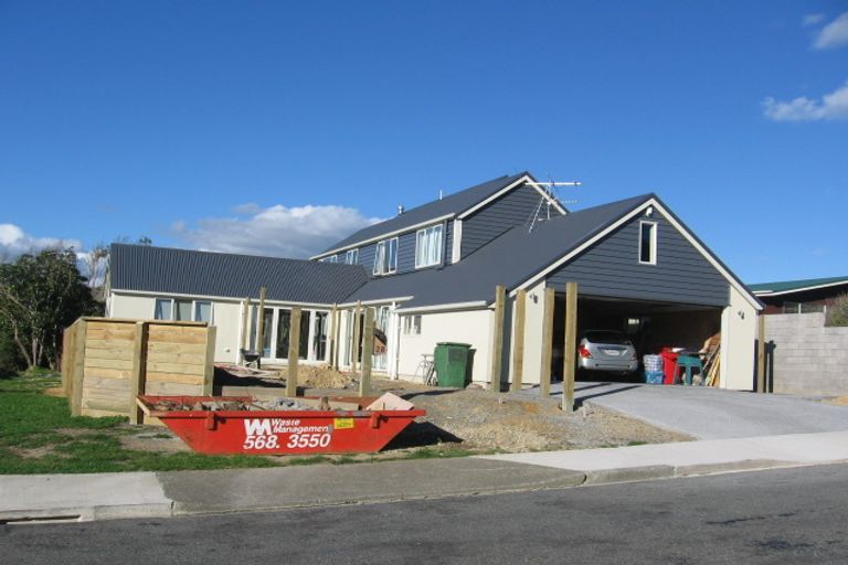 Photo of property in 28 Cranwell Street, Churton Park, Wellington, 6037
