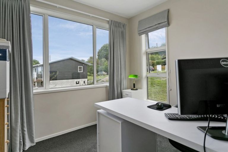 Photo of property in 3b Isobel Street, Acacia Bay, Taupo, 3330
