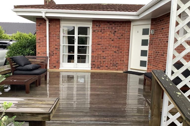 Photo of property in 1/5 Stratford Avenue, Milford, Auckland, 0620