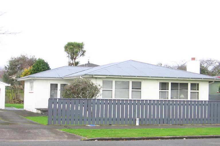 Photo of property in 77 Manawatu Street, Hokowhitu, Palmerston North, 4410