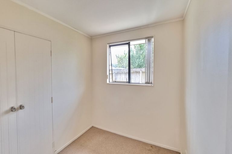 Photo of property in 13 Cleek Road, Mangere East, Auckland, 2024