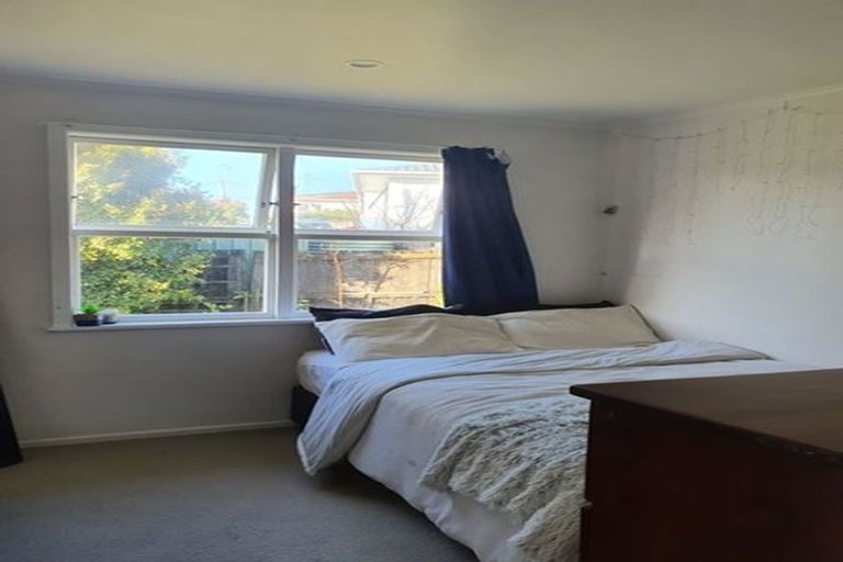 Photo of property in 2/298 Rangatira Road, Beach Haven, Auckland, 0626