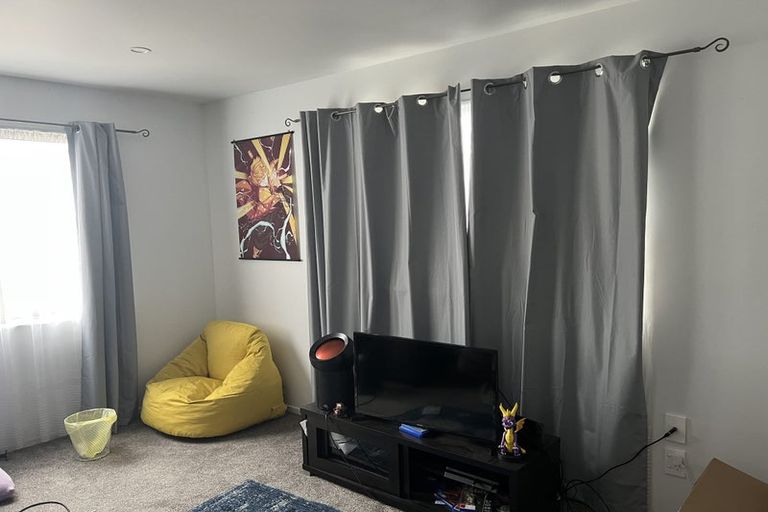 Photo of property in 9a Alan Avenue, Henderson, Auckland, 0610