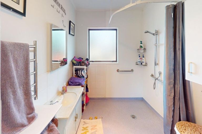 Photo of property in 3 Pryde Place, Feilding, 4702