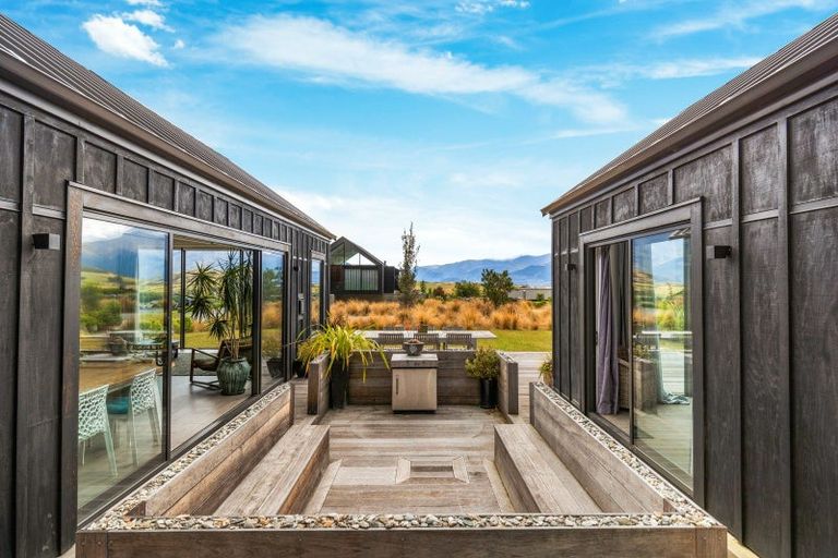 Photo of property in 19 Glenfiddich Road, Jacks Point, Queenstown, 9371